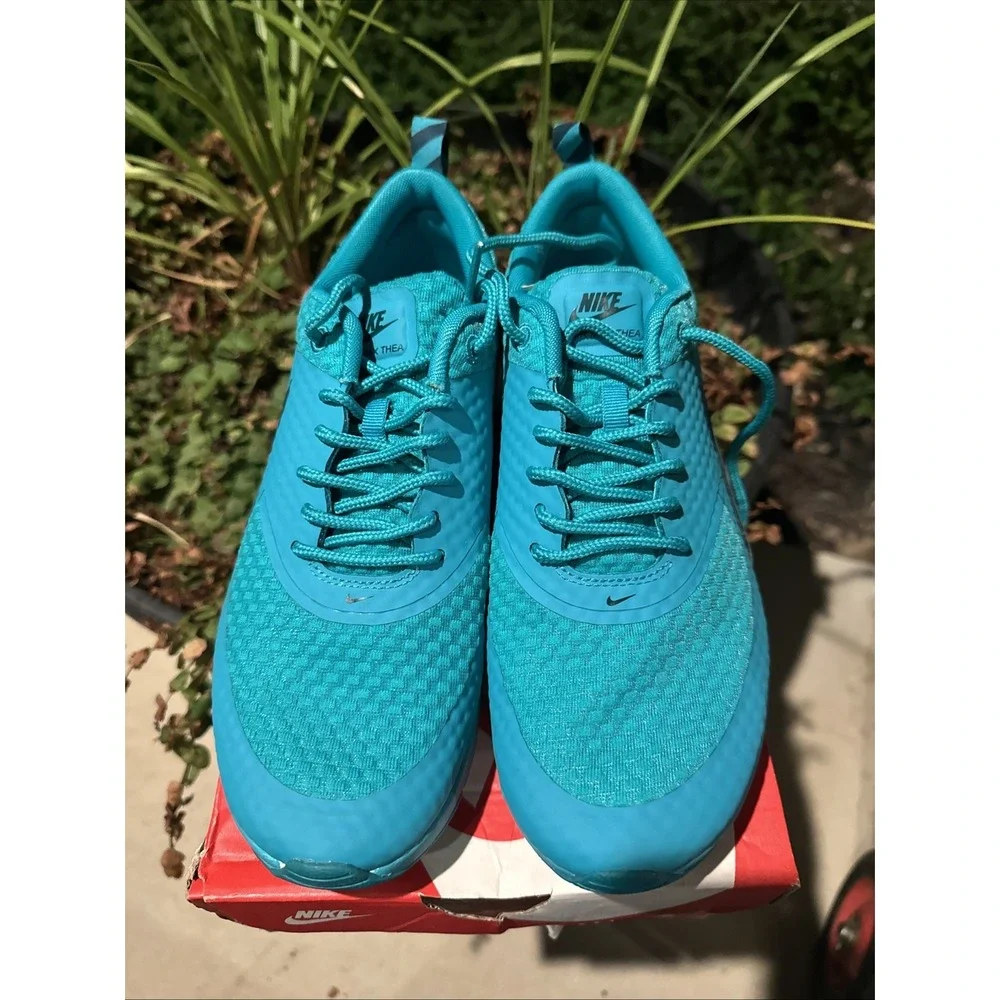 NIB Nike Air Max Thea Premium Turbo Green Nightshade White Trim Women's Size 7.5